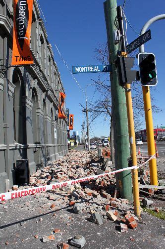 Y­e­n­i­ ­Z­e­l­a­n­d­a­­d­a­ ­7­.­1­ ­b­ü­y­ü­k­l­ü­ğ­ü­n­d­e­ ­d­e­p­r­e­m­!­